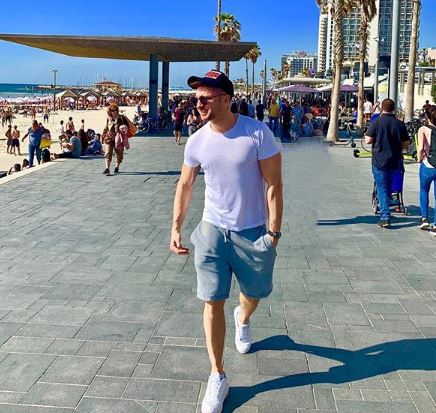 Eurovision participants enjoying the warm weather in Tel Aviv ...